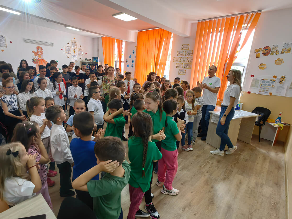 arevdd-back-to-school-ghiozdane-echipate-pentru-un-nou-inceput